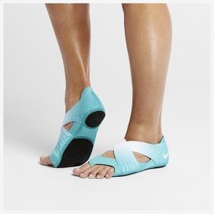 Nike wrap in turquoise blue